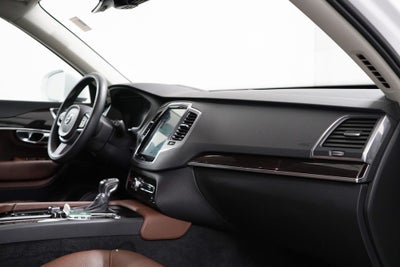 2019 Volvo XC90 T6 Momentum