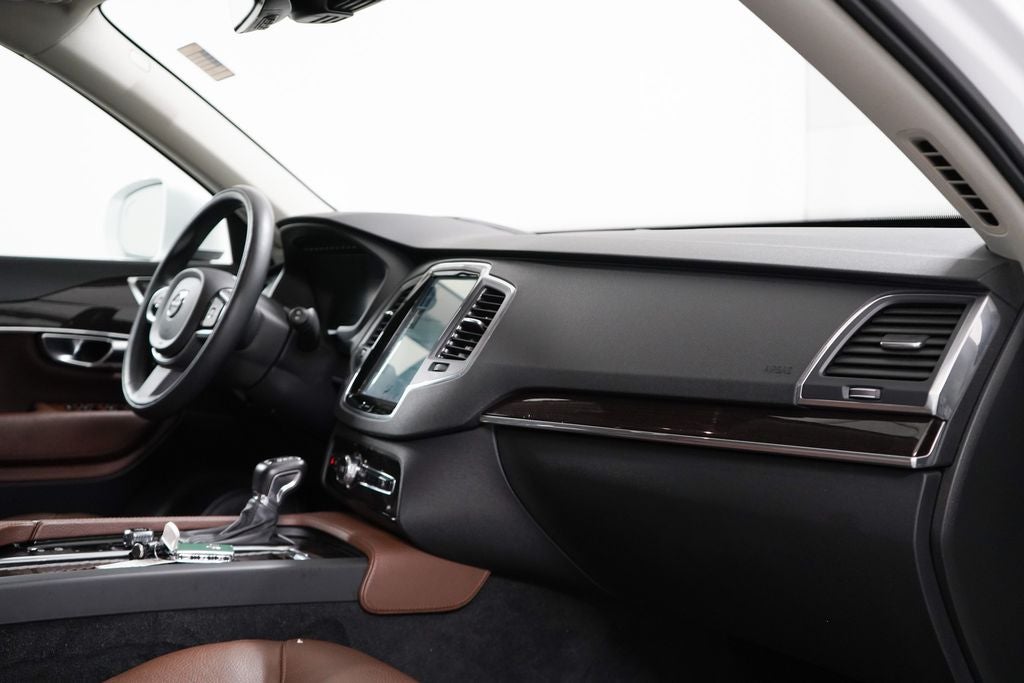 2019 Volvo XC90 T6 Momentum