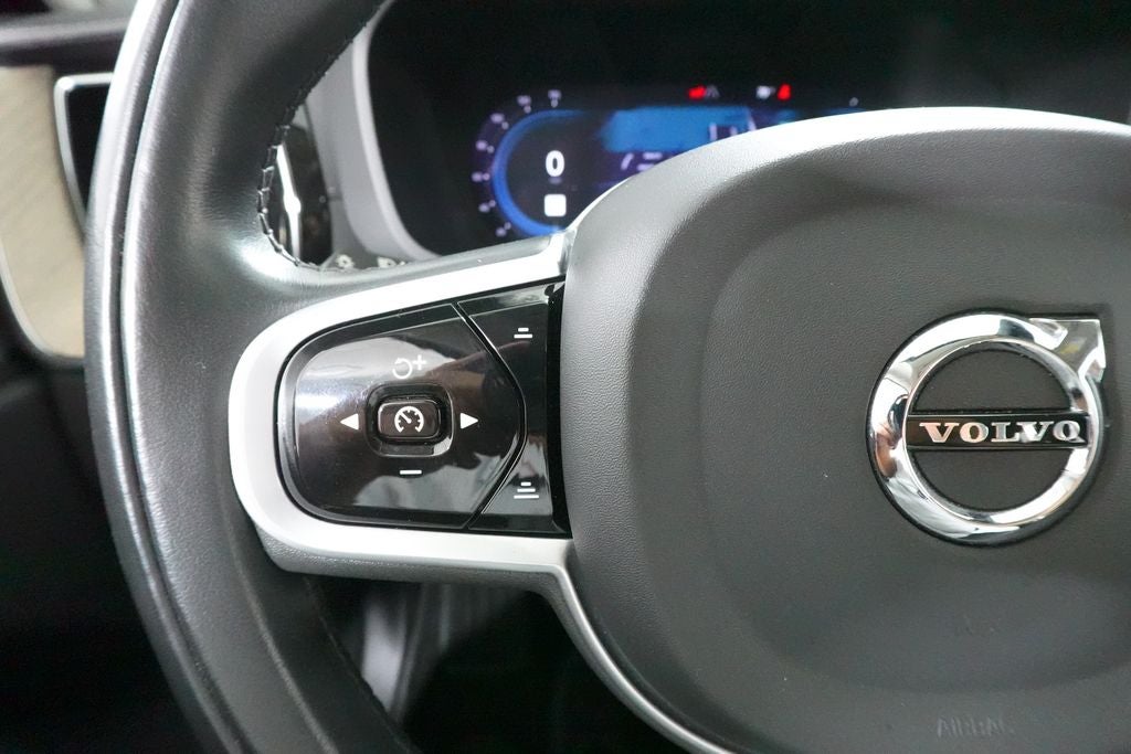 2022 Volvo XC60 Recharge Plug-In Hybrid T8 Inscription