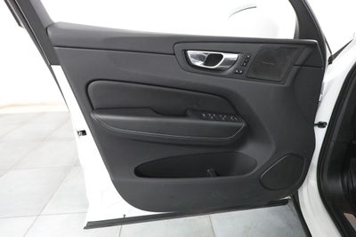 2022 Volvo XC60 Recharge Plug-In Hybrid T8 Inscription