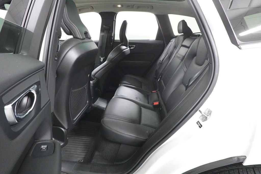 2022 Volvo XC60 Recharge Plug-In Hybrid T8 Inscription