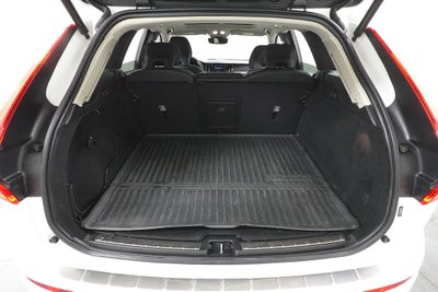 2022 Volvo XC60 Recharge Plug-In Hybrid T8 Inscription