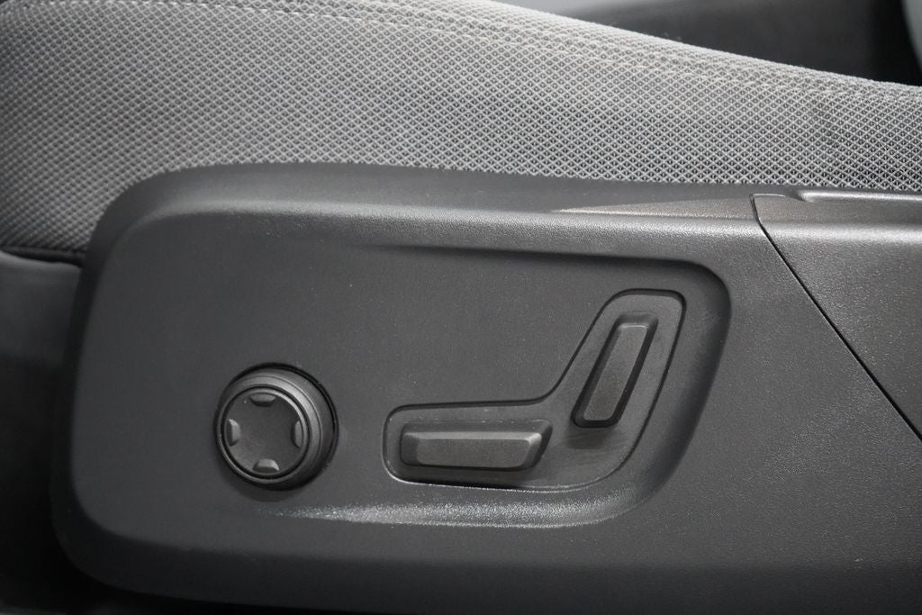 2023 Volvo C40 Recharge Pure Electric Twin Core