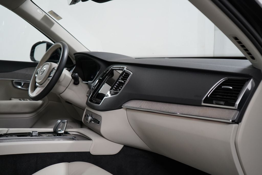 2024 Volvo XC90 Recharge Plug-In Hybrid T8 Plus Bright Theme 7 Passenger