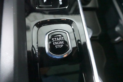 2023 Volvo XC60 Recharge Plug-In Hybrid T8 Plus Bright Theme