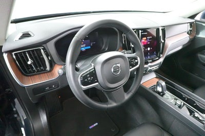 2023 Volvo XC60 Recharge Plug-In Hybrid T8 Plus Bright Theme