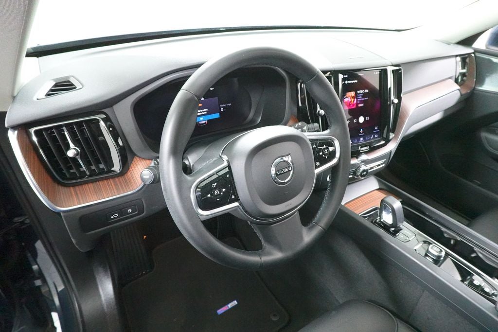 2023 Volvo XC60 Recharge Plug-In Hybrid T8 Plus Bright Theme