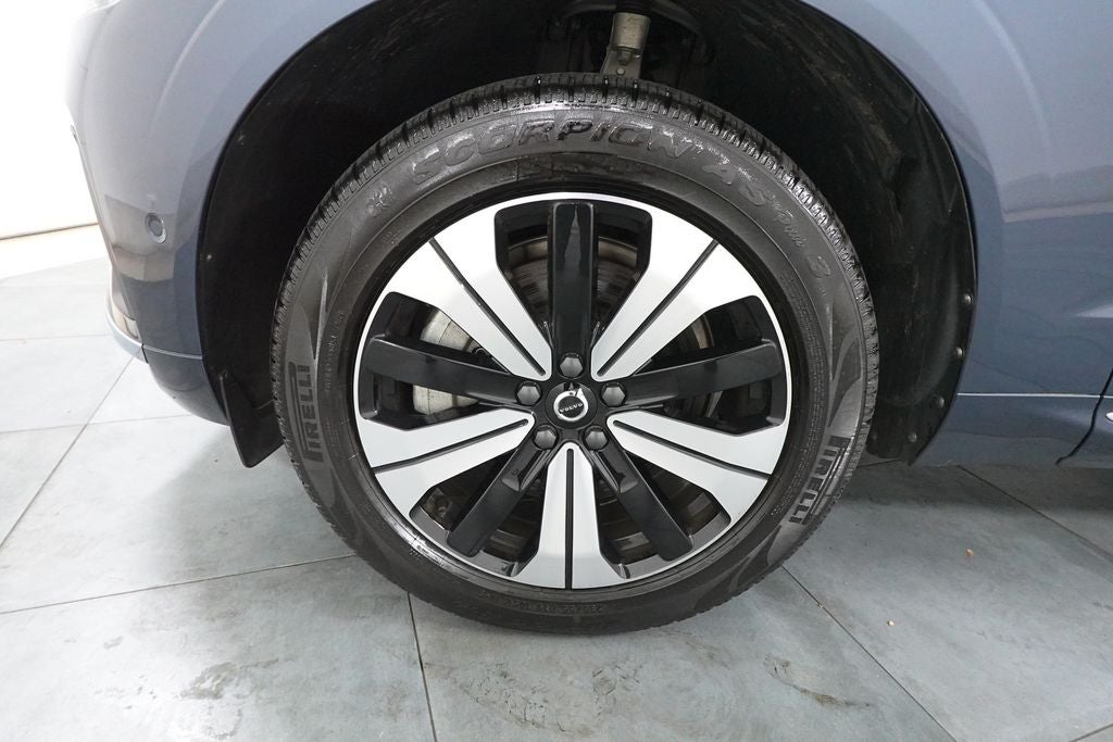 2023 Volvo XC60 Recharge Plug-In Hybrid T8 Plus Bright Theme