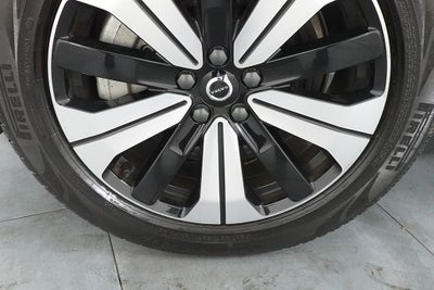 2023 Volvo XC60 Recharge Plug-In Hybrid T8 Plus Bright Theme