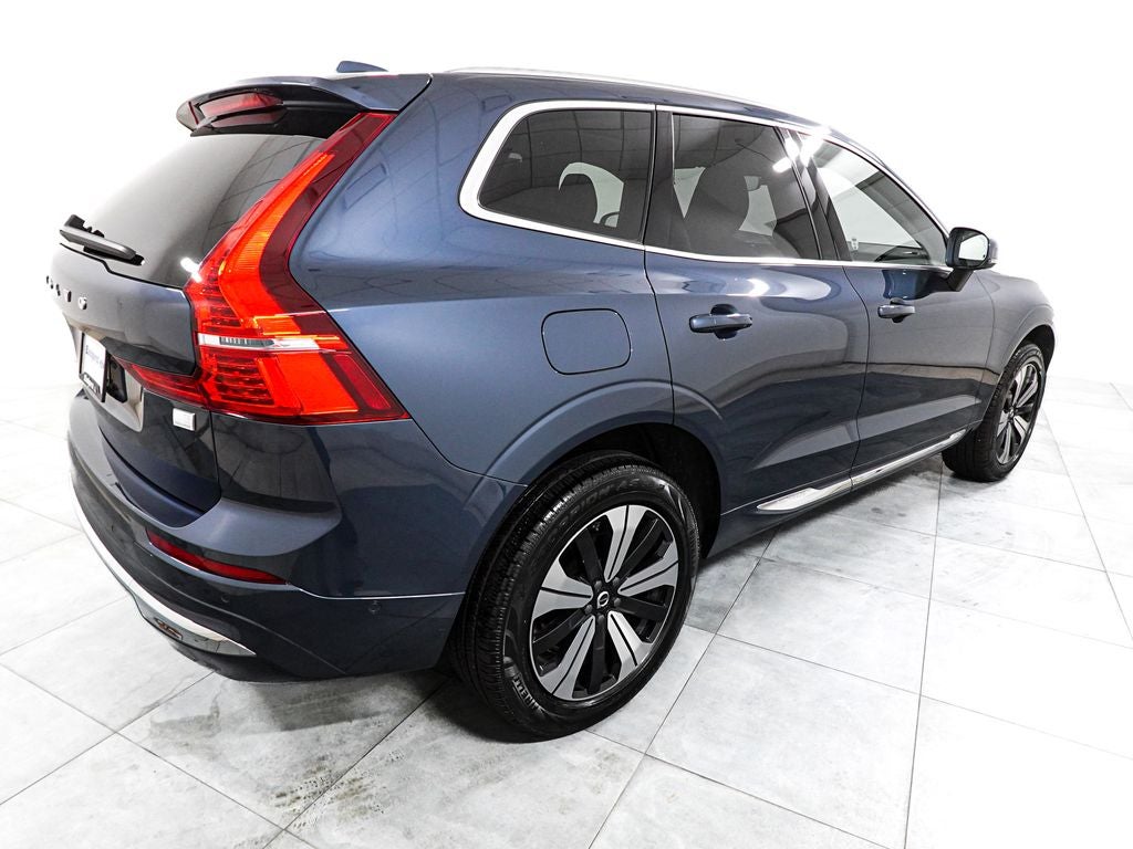 2023 Volvo XC60 Recharge Plug-In Hybrid T8 Plus Bright Theme