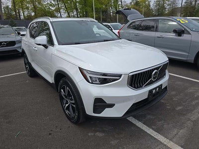 2025 Volvo XC40 B5 Core