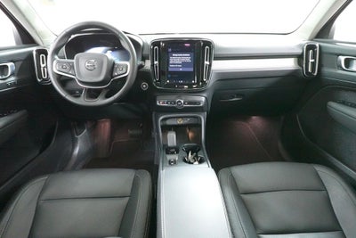 2025 Volvo XC40 B5 Core