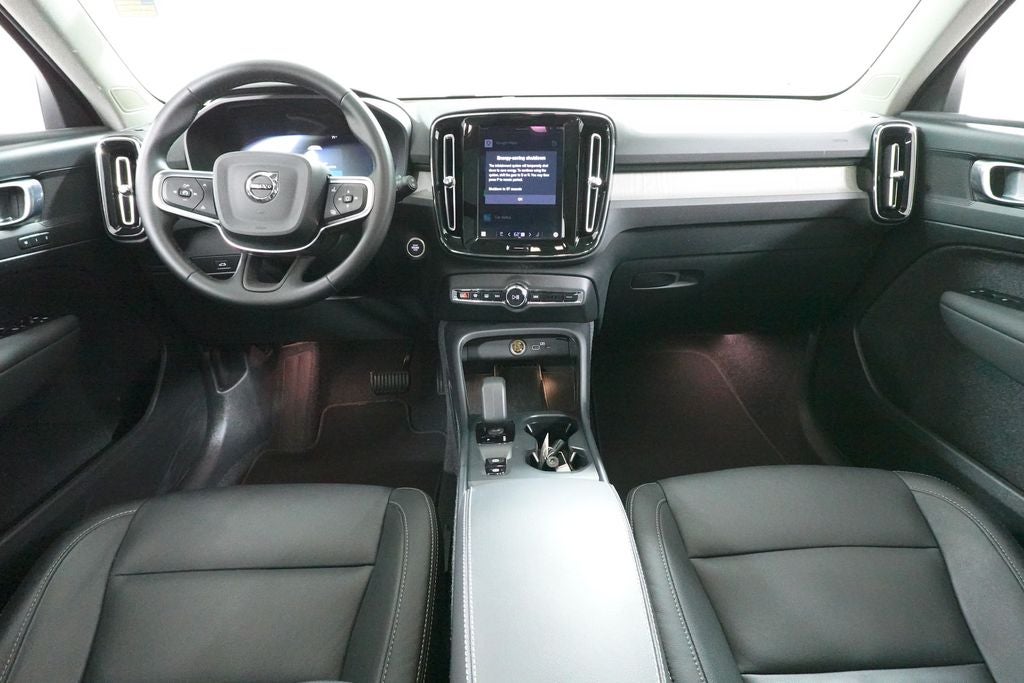 2025 Volvo XC40 B5 Core