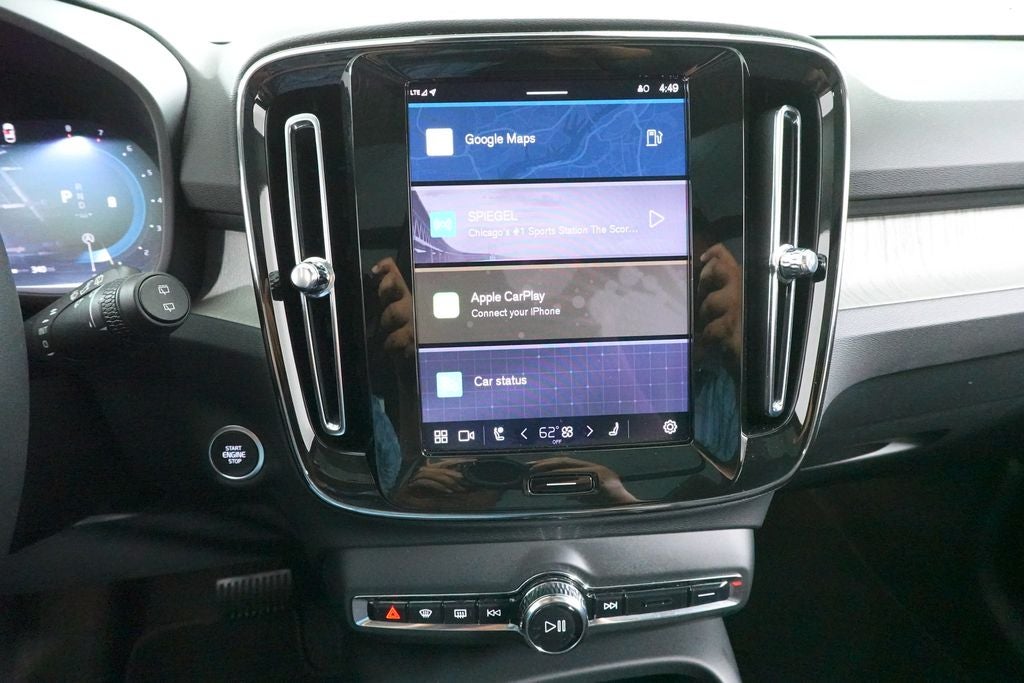 2025 Volvo XC40 B5 Core
