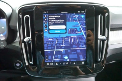 2025 Volvo XC40 B5 Core