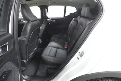 2025 Volvo XC40 B5 Core