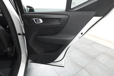 2025 Volvo XC40 B5 Core