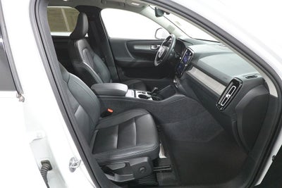 2025 Volvo XC40 B5 Core
